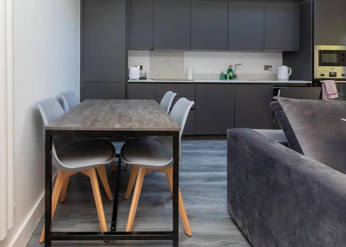 Stylish 2-Bed Flat In The Heart Of West Hampstead Apartment London Bagian luar foto