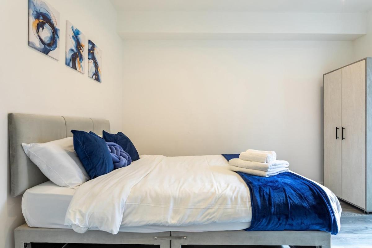Stylish 2-Bed Flat In The Heart Of West Hampstead Apartment London Bagian luar foto