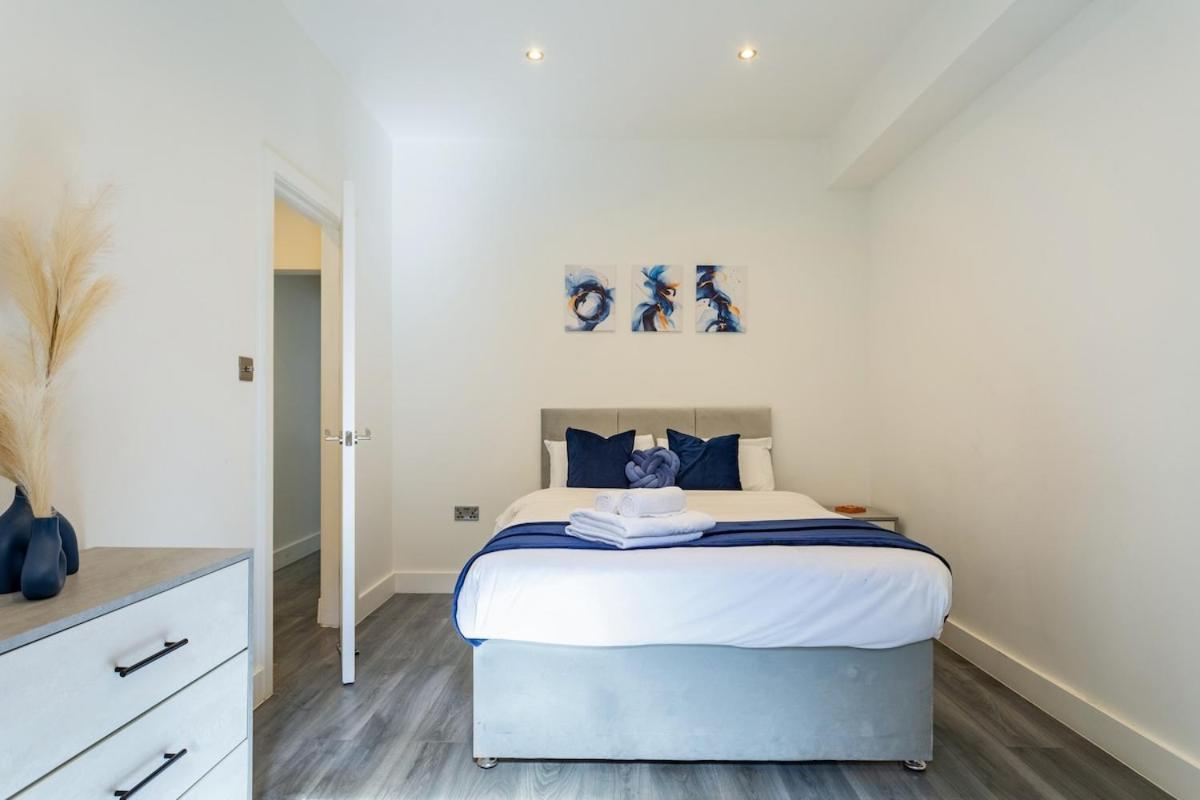 Stylish 2-Bed Flat In The Heart Of West Hampstead Apartment London Bagian luar foto