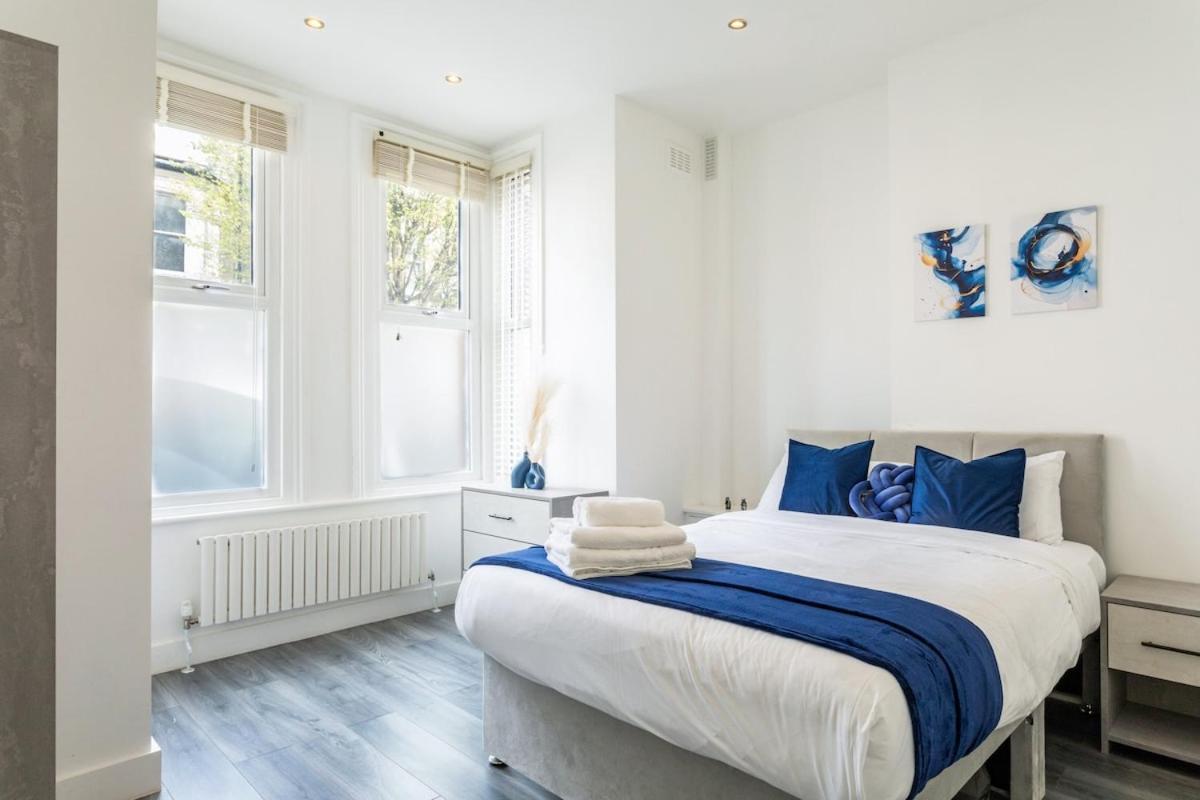 Stylish 2-Bed Flat In The Heart Of West Hampstead Apartment London Bagian luar foto