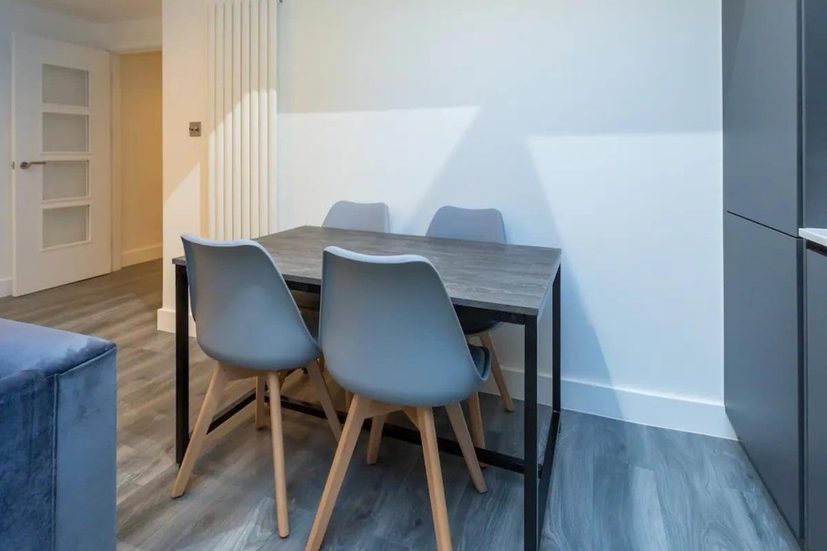 Stylish 2-Bed Flat In The Heart Of West Hampstead Apartment London Bagian luar foto