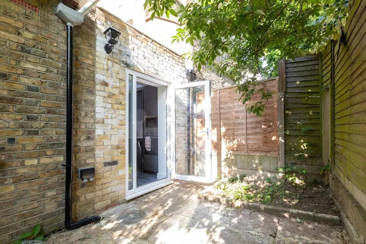 Stylish 2-Bed Flat In The Heart Of West Hampstead Apartment London Bagian luar foto