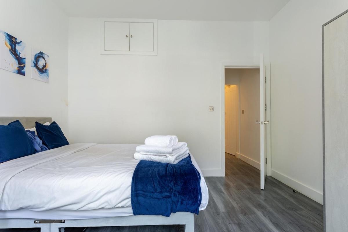 Stylish 2-Bed Flat In The Heart Of West Hampstead Apartment London Bagian luar foto