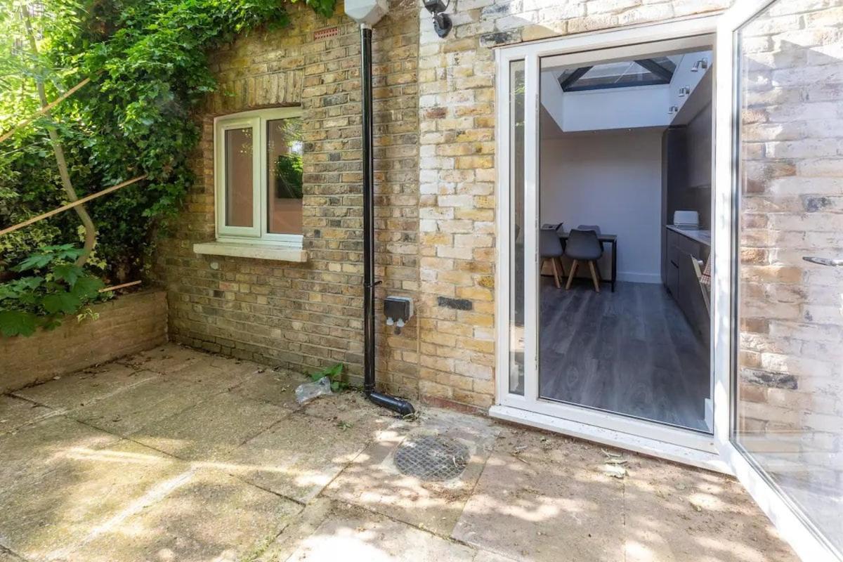 Stylish 2-Bed Flat In The Heart Of West Hampstead Apartment London Bagian luar foto